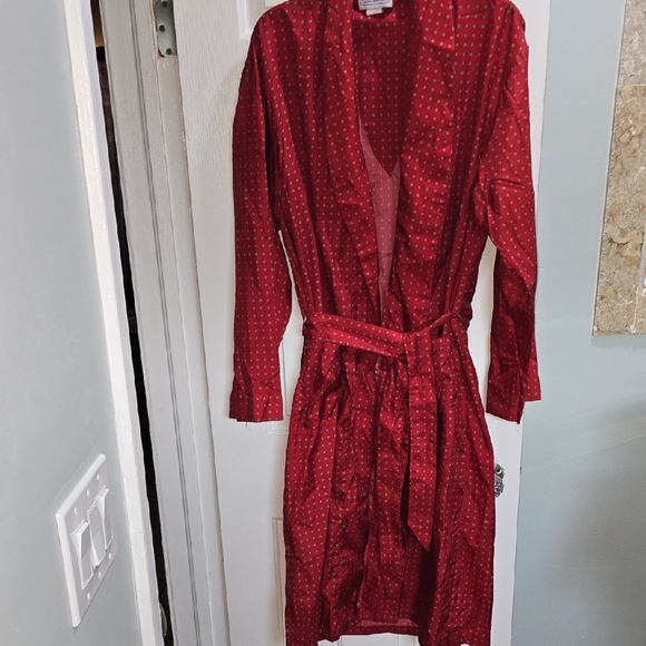 Vintage Red Robe - Picture 10 of 12
